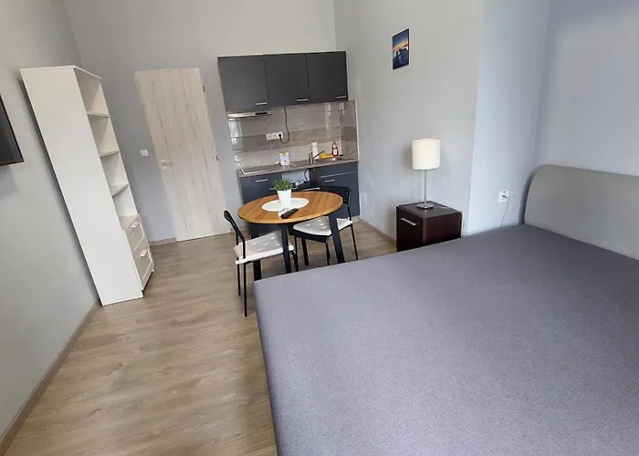 Hotel apartamentowy Kinizsi Udvar Apartmanhaz Balatonboglár