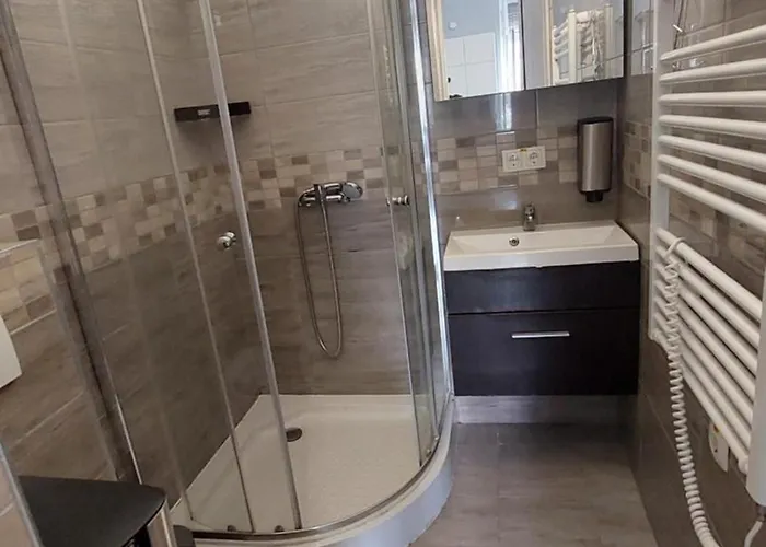 Kinizsi Udvar Apartmanhaz 3*