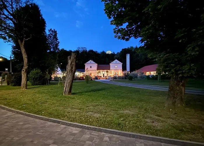 Hotel apartamentowy Kinizsi Udvar Apartmanhaz 3*