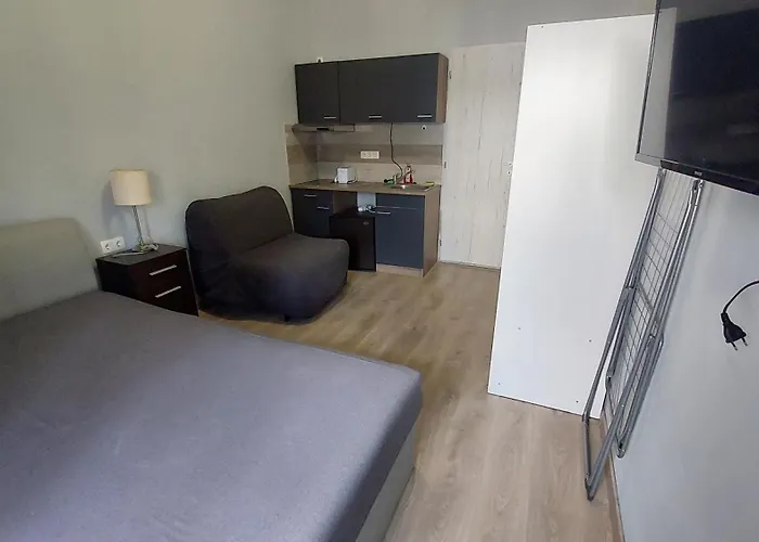 Kinizsi Udvar Apartmanhaz 3* Balatonboglár